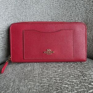 Beautiful Red COACH New York Crossgrain Leather Accordion Zip Around Wallet